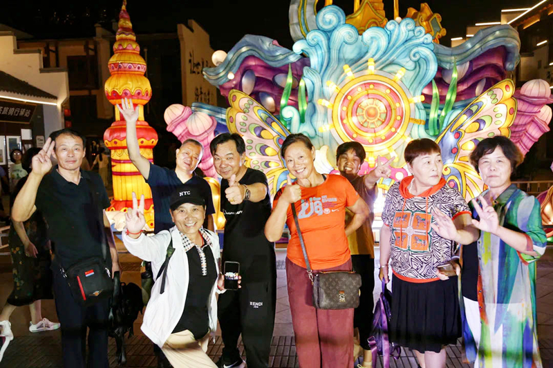 啤酒城、北茶商街“雙節(jié)”活動(dòng)活躍節(jié)日經(jīng)濟(jì)(圖7)