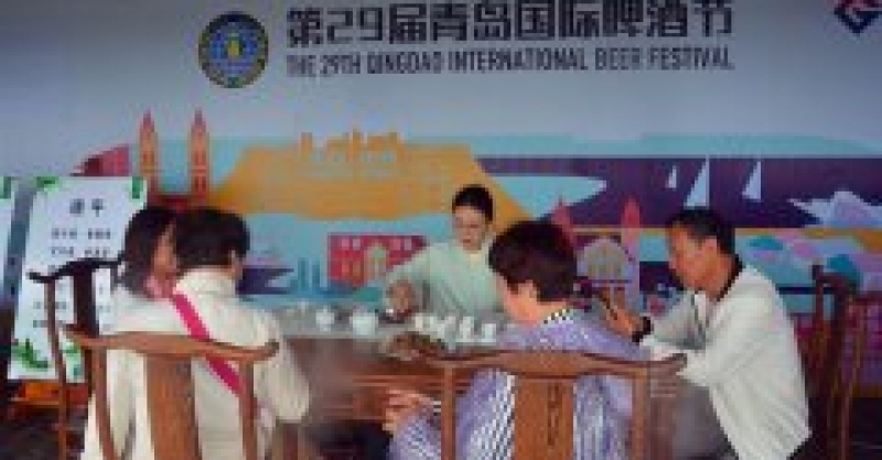 黃發集團開展“我們的節日?端午”啤酒之城文化濃活動