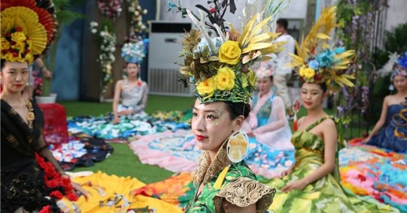 7大種類18款啤酒節服飾點亮金沙灘啤酒城